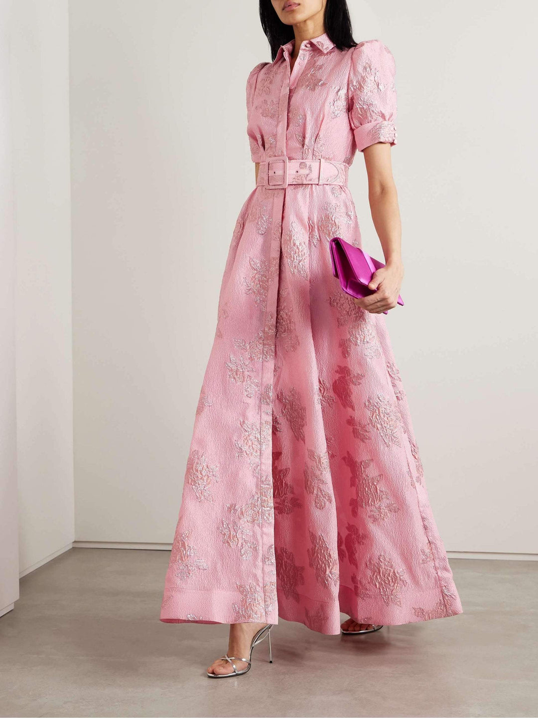 Anabella - Robe courte à manches bouffantes